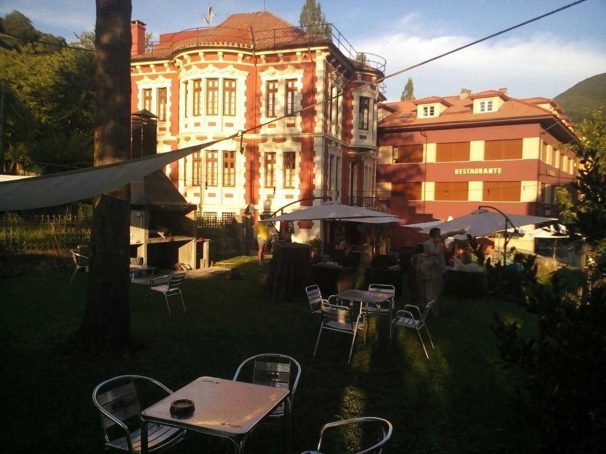 Hotel Restaurante Parador De Felechosa Buitenkant foto